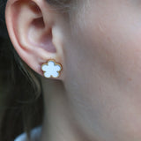 Ohrringe Kleeblatt weiß, vergoldet