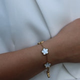 Armband Kleeblatt weiß, vergoldet
