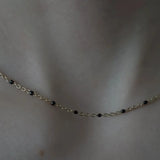 Halskette mit schwarze Emaille, vergoldet